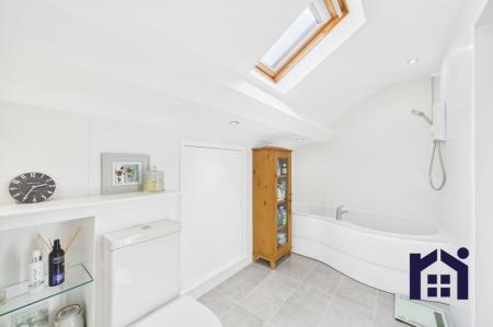 En suite bed one