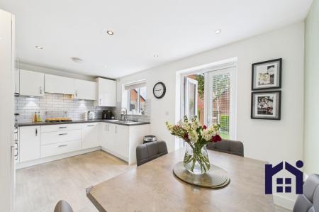 Dining kitchen