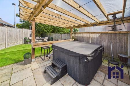 Pergola & bar