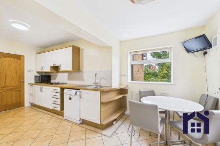 Dining kitchen