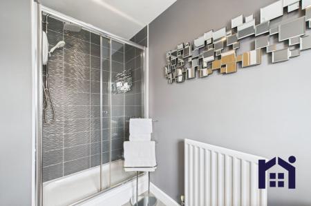 En suite guest room