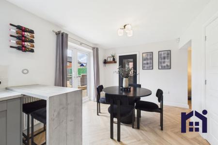Dining kitchen