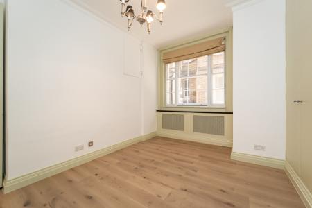 Master Bedroom (1)
