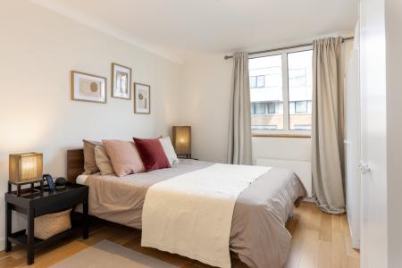 Master Bedroom (2)