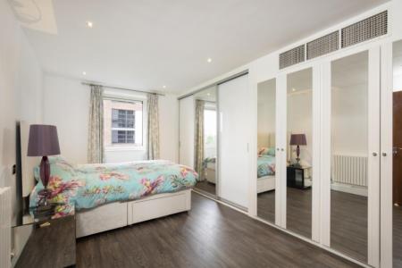 Consort Rise House 203 - bed_lge