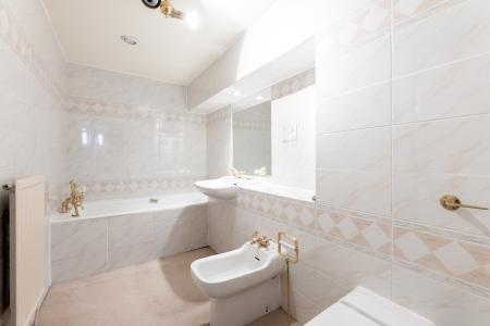 Master Bedroom Ensuite Bathroom