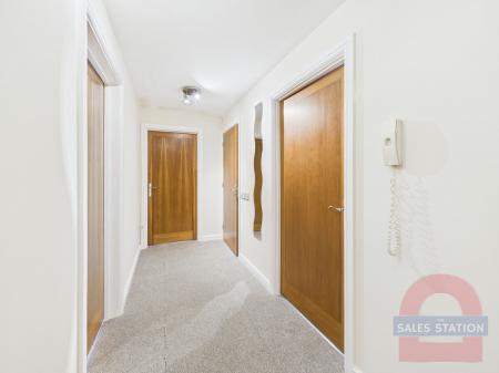 Hallway Communal