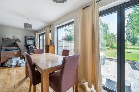 1303424-18-683eed...