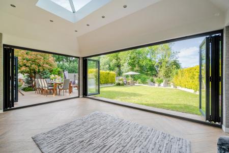 1295833-6-682cf58...