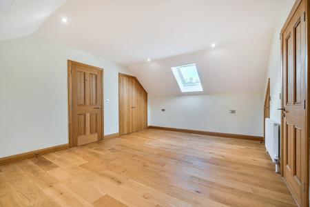 1376005-7-6915d1b...