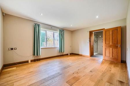 1376005-15-6915d2...