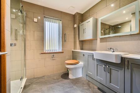 1376005-16-6915d2...