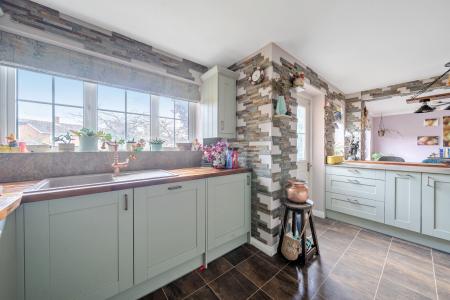 1344644-10-68b726...