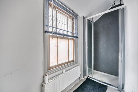 1341947-10-68b1d3...