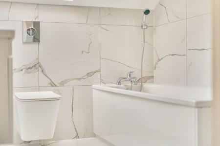 1358821-21-68e3e7...