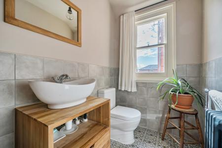 1358700-5-68d26ac...