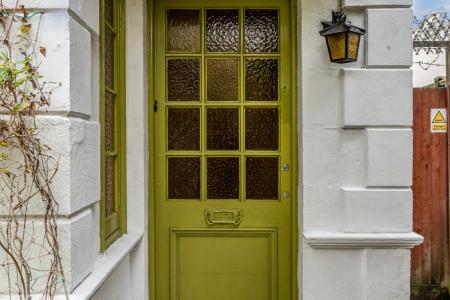 1368968-22-68efa1...