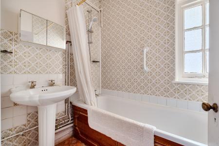 1368968-7-68efa0f...