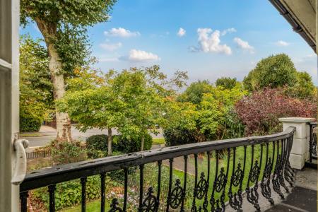 1368968-26-68efa3...