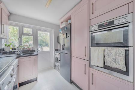 1368856-8-68f2823...