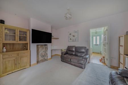 1368856-5-68f281f...