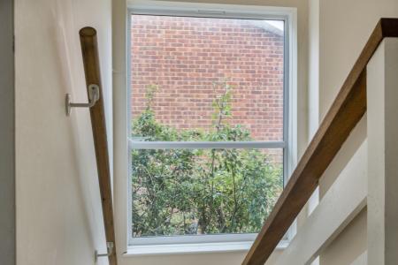 1364159-9-68ee3ae...