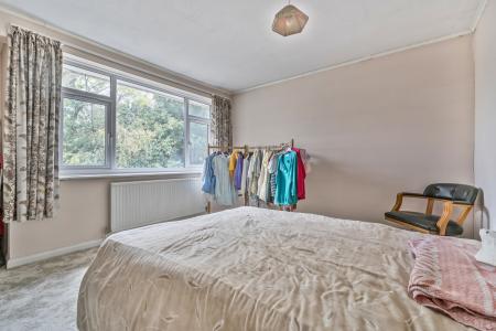 1364159-5-68ee3a9...