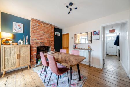 1373809-13-690de9...