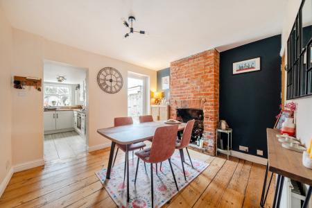 1373809-14-690de9...