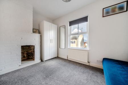 1373809-3-690de7d...