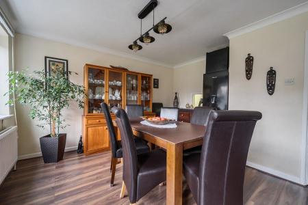 1374623-20-690ddc...