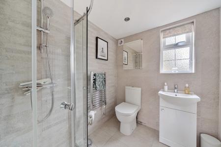 1370642-14-68fa1f...