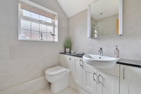 1370642-22-68fa1f...