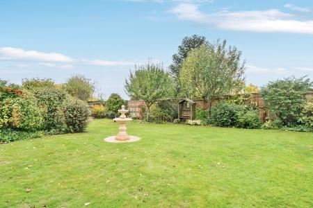 1370642-4-68fa1f4...