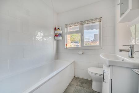 1382531-9-691ef39...