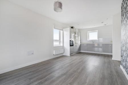 1387564-15-6932d9...