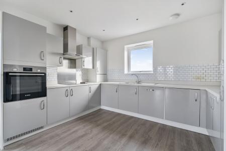 1387564-11-6932d8...