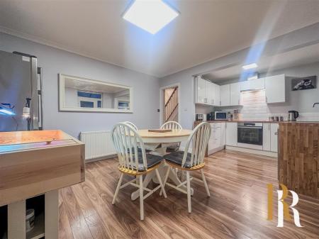Kitchen & Dining Room