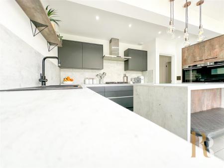 Kitchen & Dining Room