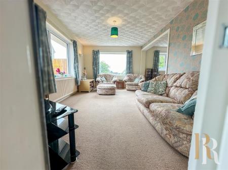 Lounge & Dining Room