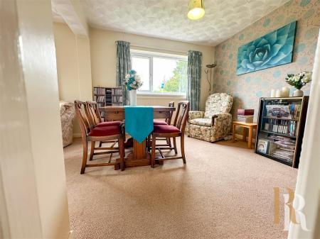 Lounge & Dining Room