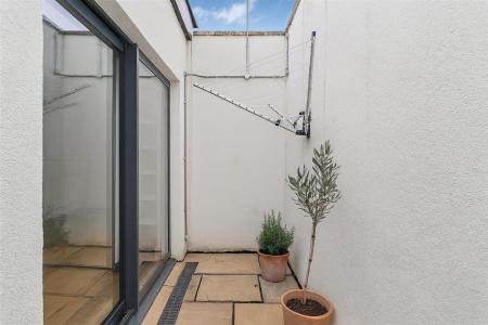 Outside space with washing line.png