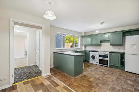 114 Carlton Drive, Strabane, BT82 9PT-10.jpg