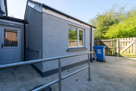 114 Carlton Drive, Strabane, BT82 9PT-4.jpg