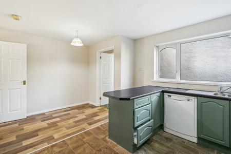 114 Carlton Drive, Strabane, BT82 9PT-11.jpg