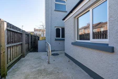114 Carlton Drive, Strabane, BT82 9PT-5.jpg