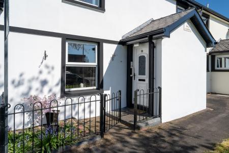 2 Marshalls Row, BT82 9QA-4.jpg