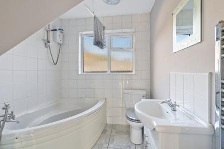 19 Bluebell Avenue, Cullion, BT47 2SH-16.jpg