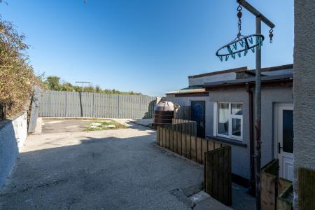 19 Bluebell Avenue, Cullion, BT47 2SH-3.jpg