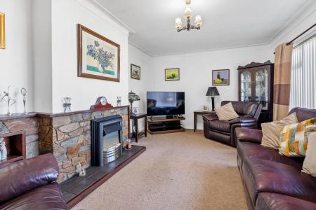 11 Ashgrove Park, Strabane, BT82 9EG-16.jpg